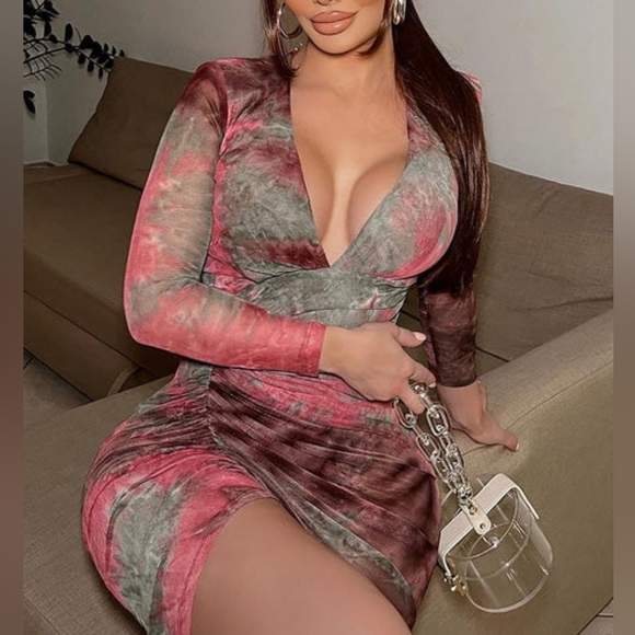 Luxxel Tie Dye Ruched Midi Dress - Picture 8 of 10